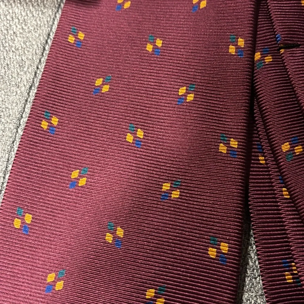 Paul Stuart Tie‎